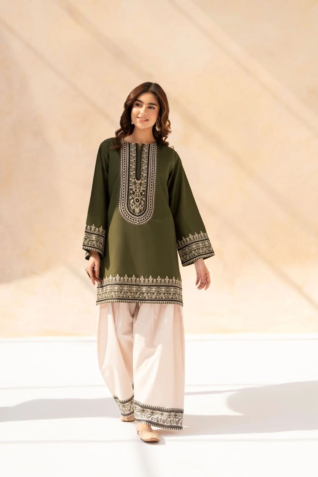 Hoorain 3PC Stitched Dress