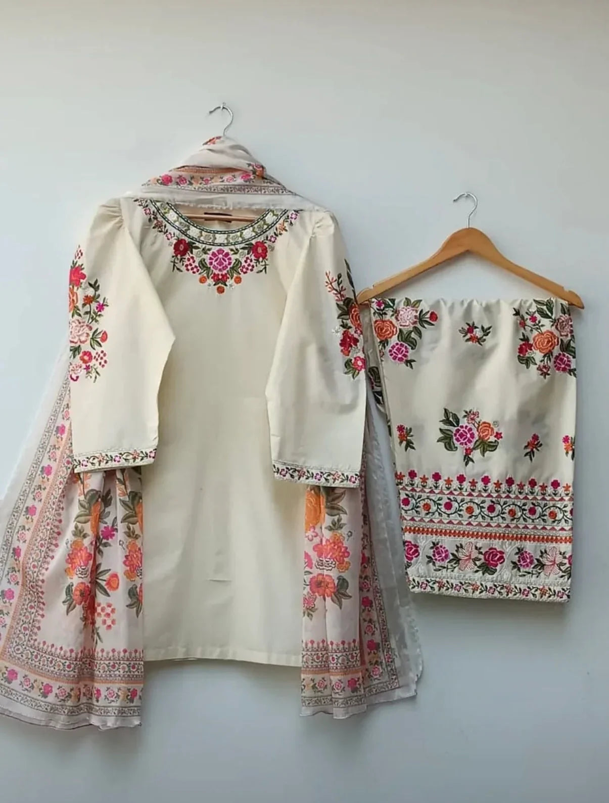 Maysuri 3pcs lawn duppata